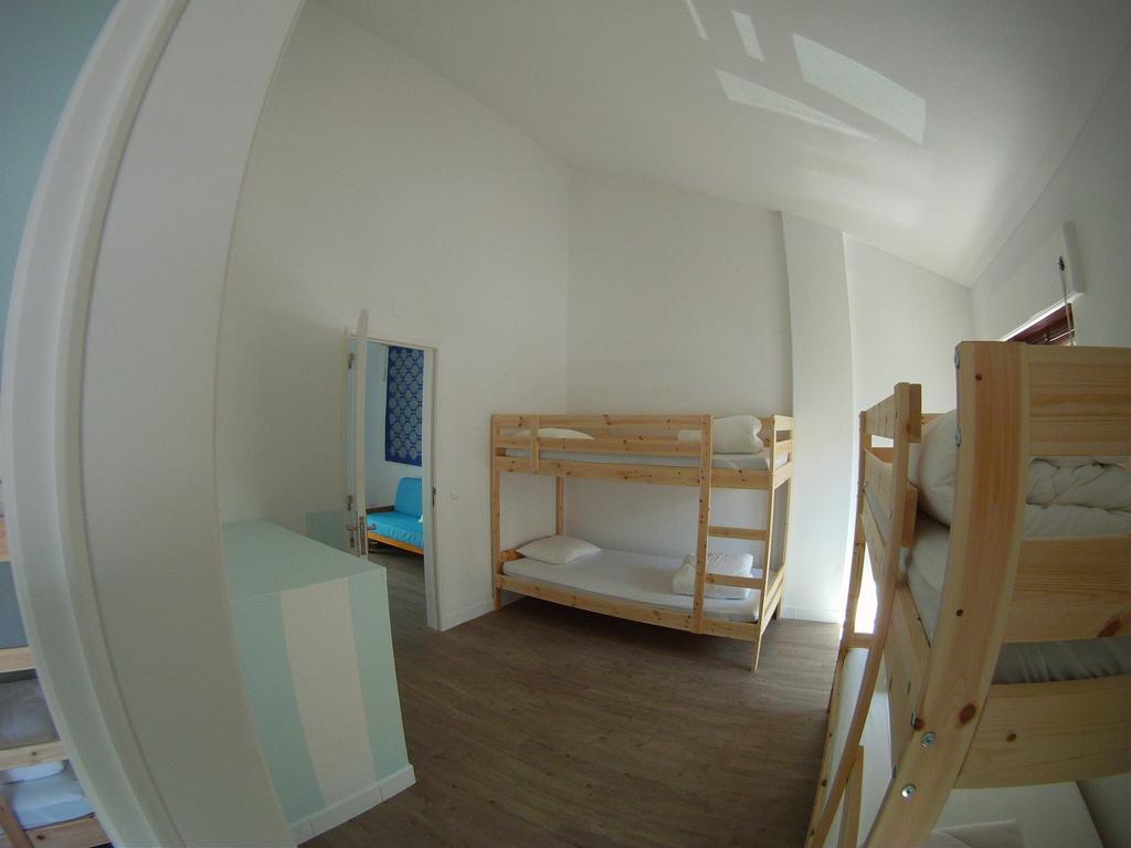 Ahoy Porto Covo Hostel Стая снимка