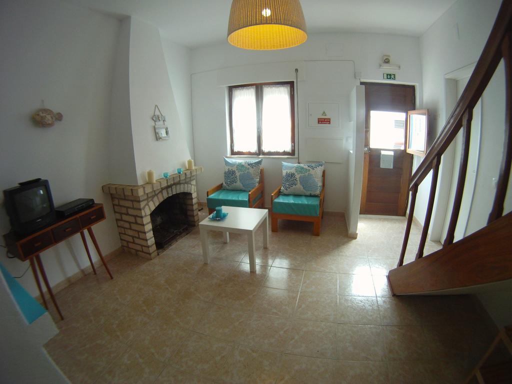 Ahoy Porto Covo Hostel Екстериор снимка